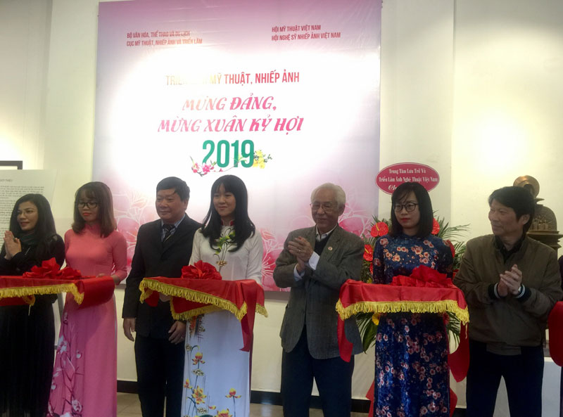 Hơn 90 tác phẩm mỹ thuật, nhiếp ảnh mừng Đảng, mừng xuân 2019