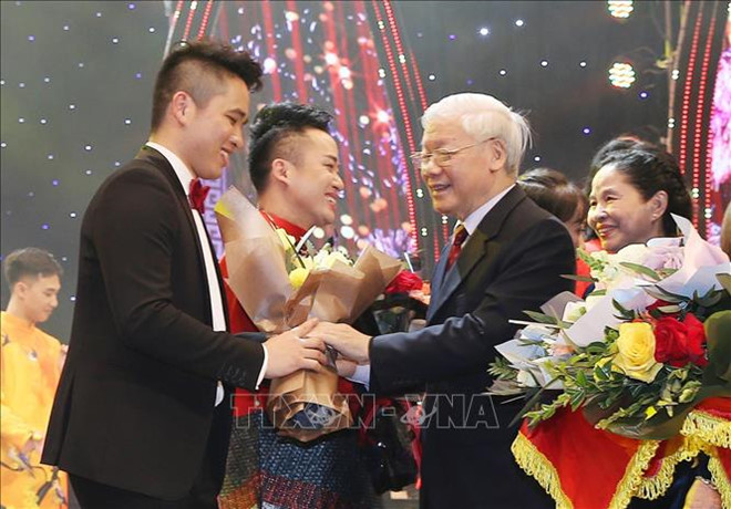 Ninh Đức Hoàng Long – Tài năng âm nhạc Việt Nam tỏa sáng tại Hungary