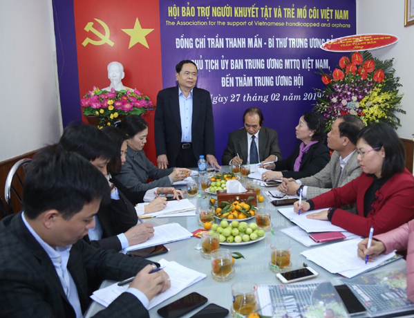 Tạo động lực cho người khuyết tật và trẻ mồ côi vươn lên trong cuộc sống