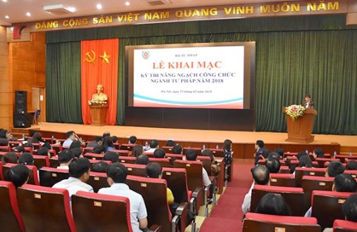 494 thí sinh dự thi nâng ngạch công chức ngành Tư pháp