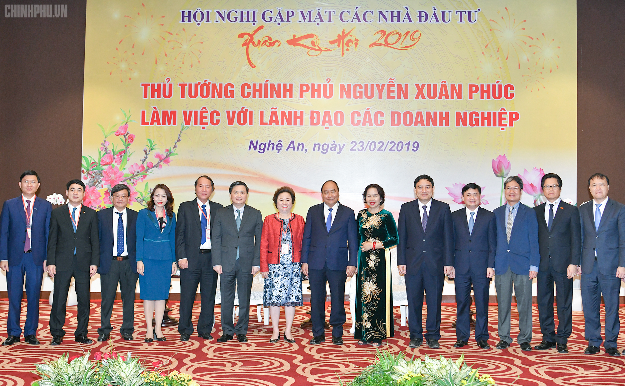 Thủ tướng Chính phủ Nguyễn Xuân Phúc tiếp các doanh nghiệp, nhà đầu tư tại Nghệ An