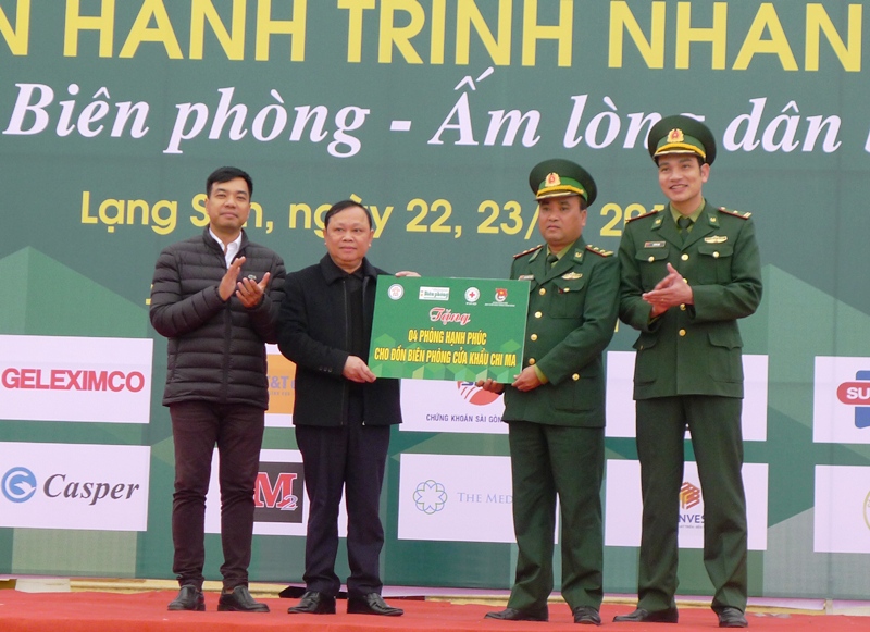 Đồng hành cùng quân và dân biên giới Lạng Sơn