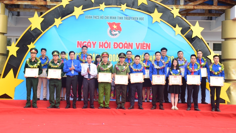 Thừa Thiên Huế Tuyên dương 18 cán bộ đoàn tiêu biểu