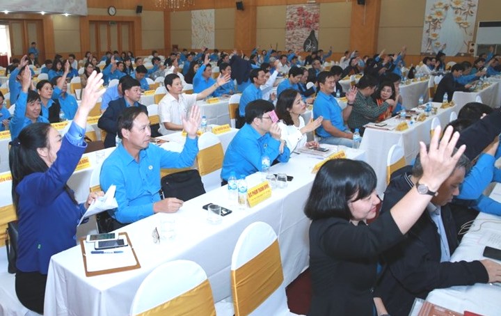 Phát động đợt thi đua đặc biệt chào mừng 90 năm thành lập Công đoàn Việt Nam