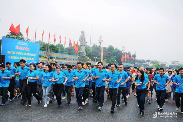 Nghệ An Hơn 1 800 người tham gia Ngày chạy Olympic vì sức khỏe toàn dân