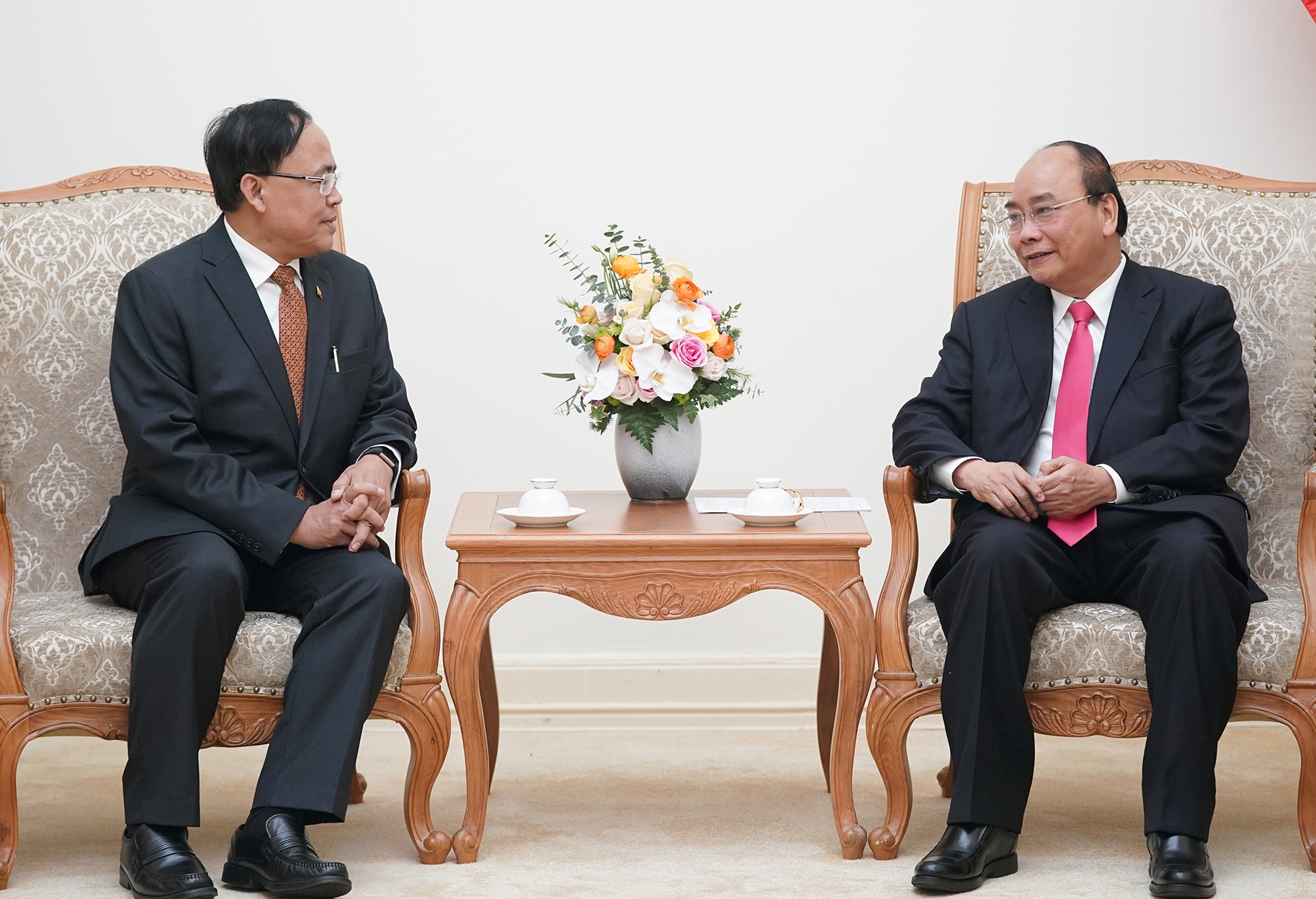 Thủ tướng Nguyễn Xuân Phúc tiếp Bộ trưởng Hợp tác quốc tế Myanmar