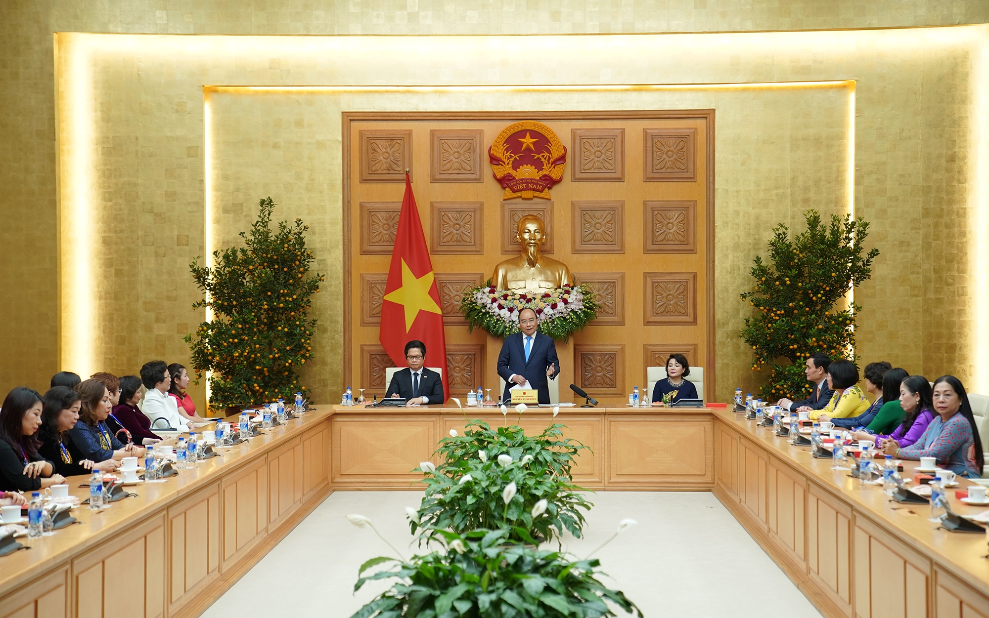 Thủ tướng Nguyễn Xuân Phúc gặp mặt các nữ doanh nhân tiêu biểu
