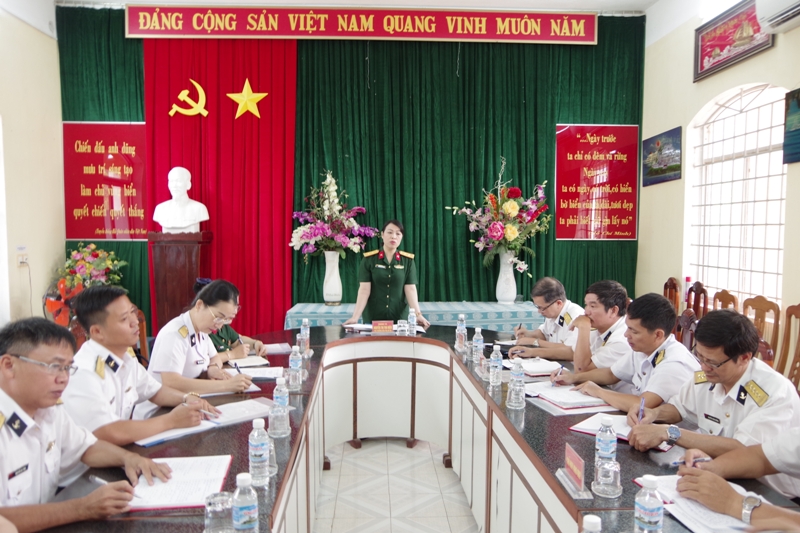 Tổng cục Chính trị và Cục Chính trị Hải quân thăm và kiểm tra nhà trẻ Căn cứ 696