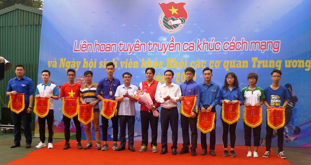 Sôi nổi các hoạt động tại Ngày hội khỏe sinh viên Khối các cơ quan Trung ương