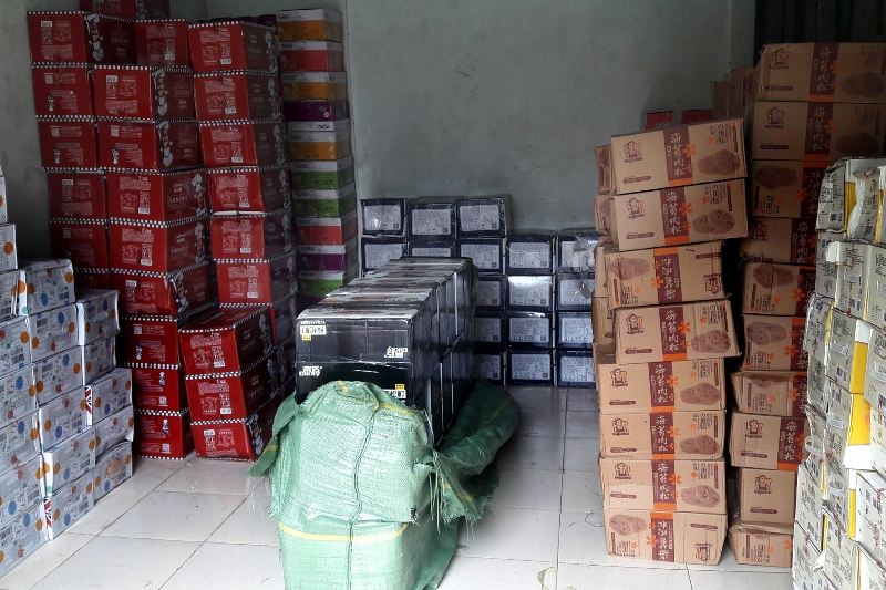 Thanh Hóa Bắt giữ gần 2 000 thùng hàng không nguồn gốc