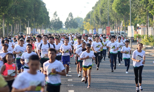 Hàng nghìn người tham gia Giải chạy Mekong Delta Marathon Hậu Giang 2019