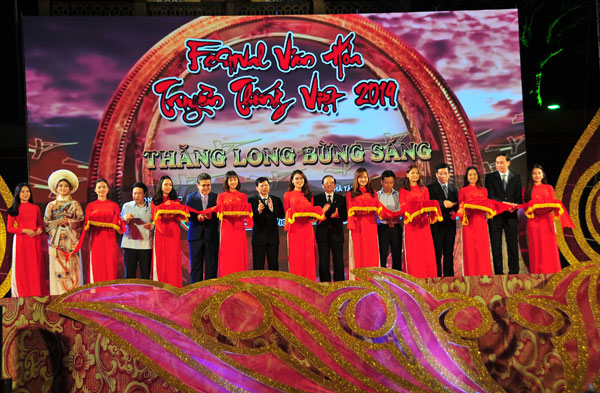 Kết nối tinh hoa văn hóa Việt với bạn bè quốc tế