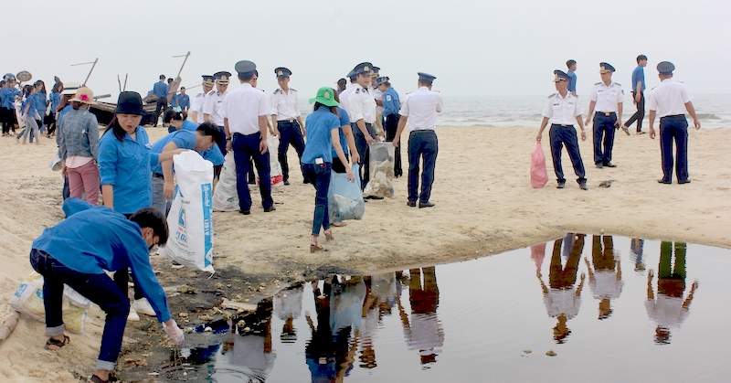 Quảng Trị ra quân chiến dịch “Hãy làm sạch biển” năm 2019