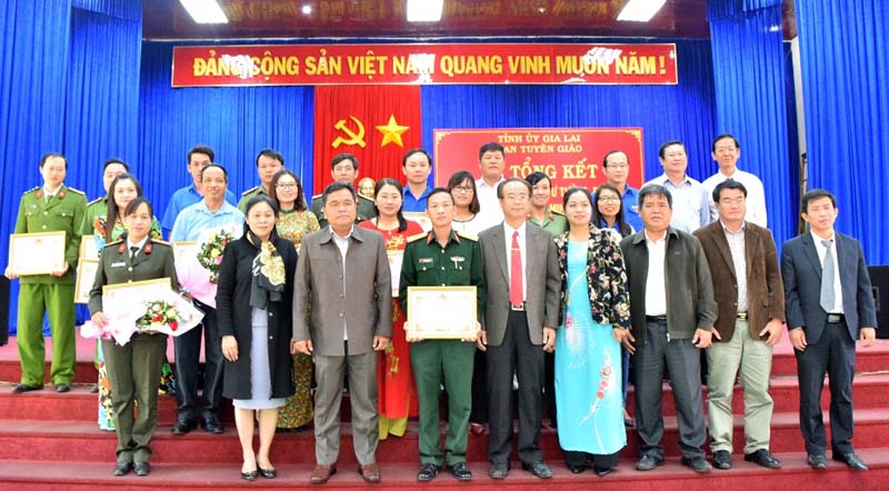 Chuyển biến rõ nét nhờ xác định đúng khâu đột phá trong học và làm theo Bác