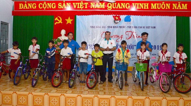 Ấm áp nghĩa tình “Tháng ba biên giới”