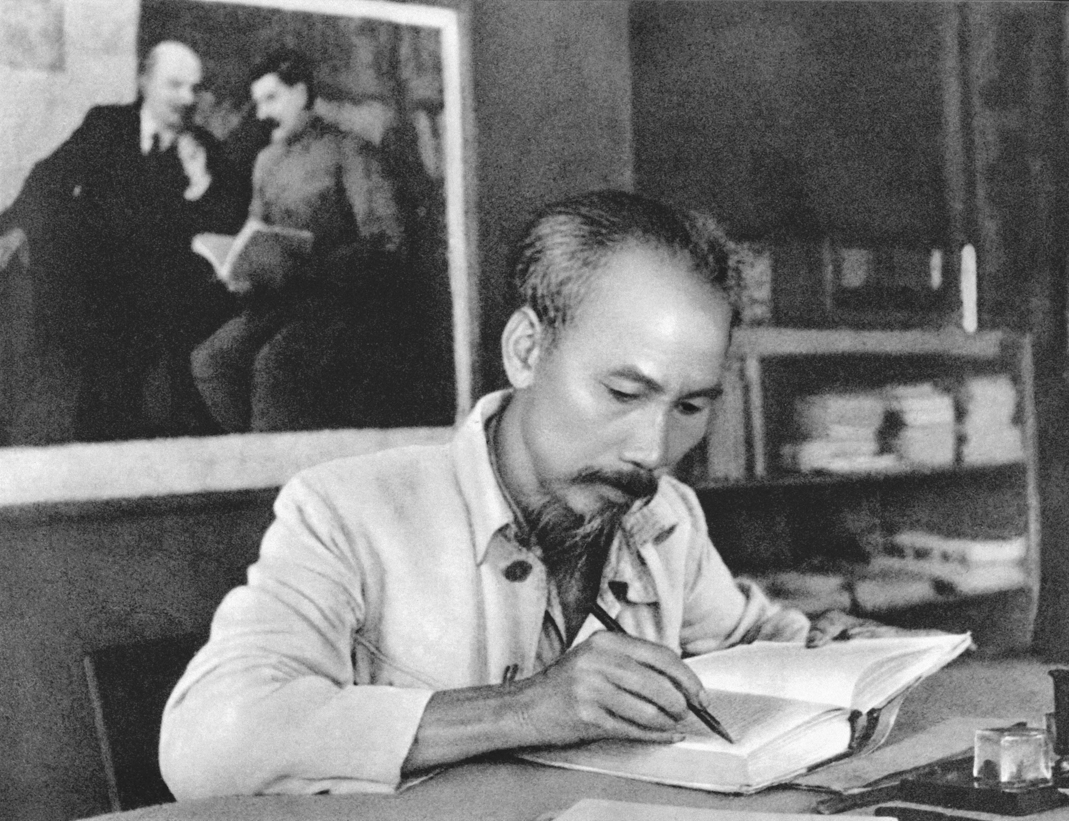 Đạo đức và nêu gương về đạo đức như Hồ Chí Minh