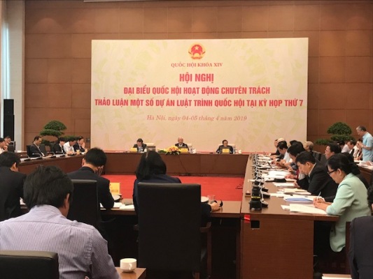 Mỗi môn học nên có một hay một số sách giáo khoa