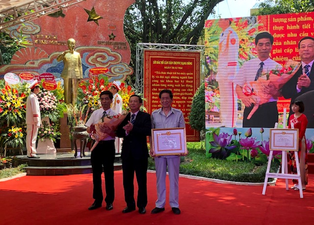 Đảng bộ Công ty cổ phần bóng đèn phích nước Rạng Đông kỷ niệm 55 năm ngày Bác Hồ về thăm Nhà máy