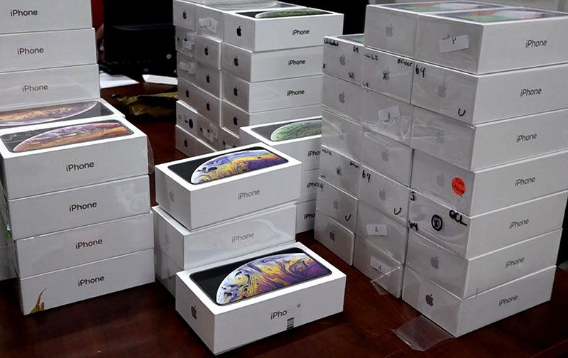 TP Hồ Chí Minh Thu giữ lô hàng lậu iPhone trị giá hơn 4 tỷ đồng