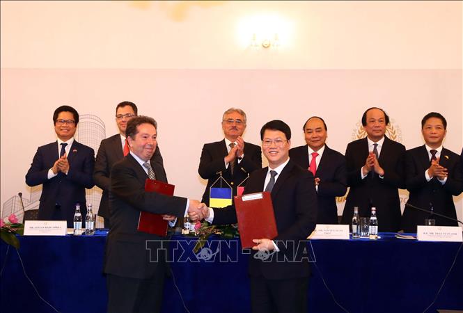 Thủ tướng Nguyễn Xuân Phúc  Phải có tăng trưởng đột biến trong quan hệ hợp tác Việt Nam–Romania