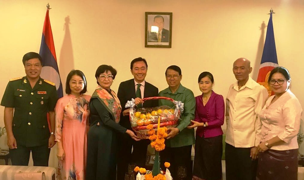 Ấm áp Tết cổ truyền Lào ở Ấn Độ
