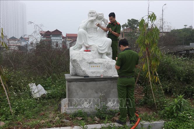 Khẩn trương điều tra vụ phá hoại 16 pho tượng La Hán tại chùa