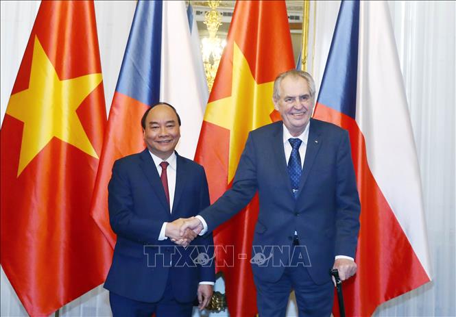 Thủ tướng Nguyễn Xuân Phúc hội kiến Tổng thống CH Séc