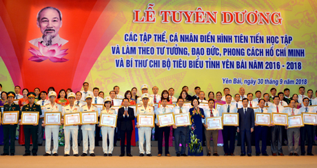 Những hạt nhân tiêu biểu học và làm theo gương Bác nơi vùng cao