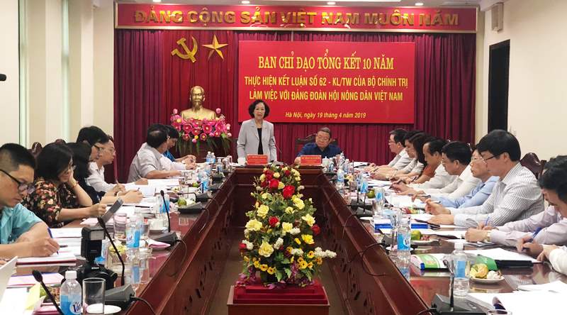 Phát huy vai trò cầu nối giữa nông dân với Đảng