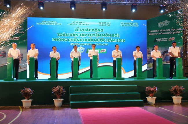 Phó Thủ tướng phát động toàn dân tập luyện bơi, phòng chống đuối nước