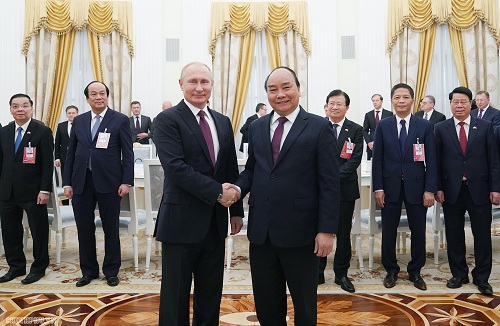 Thủ tướng Nguyễn Xuân Phúc hội kiến với Tổng thống Liên bang Nga V V Putin