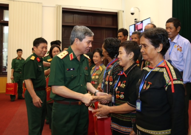 Bộ Quốc phòng gặp mặt Đoàn đại biểu người có công tỉnh Đắk Nông