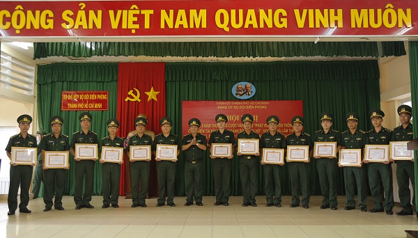 “Phát huy truyền thống, cống hiến tài năng, xứng danh Bộ đội Cụ Hồ”