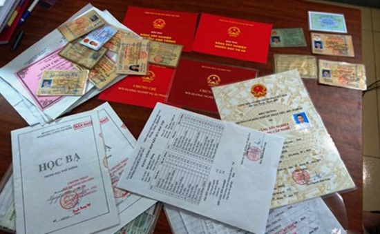 Triệt phá đường dây làm giả bằng tốt nghiệp đại học quy mô lớn