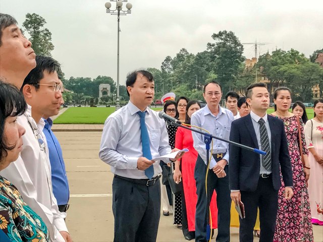 Ngành Công Thương báo công dâng Bác