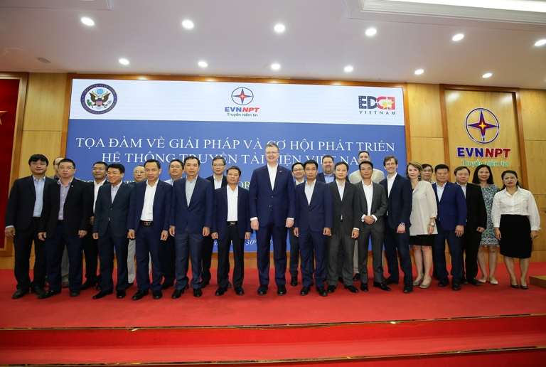 Giải pháp và cơ hội phát triển hệ thống truyền tải điện Việt Nam