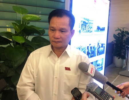Quy định nguyên tắc đối tượng kéo dài tuổi hưu để không “giữ ghế”