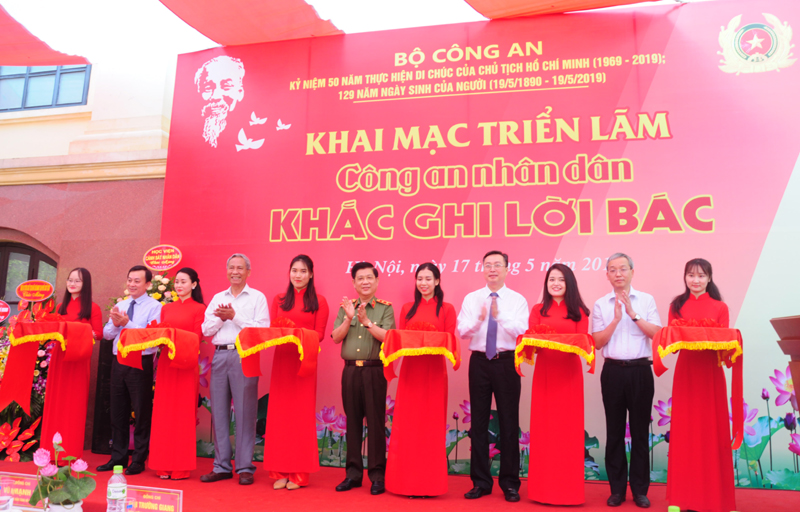 Công an nhân dân khắc ghi lời Bác