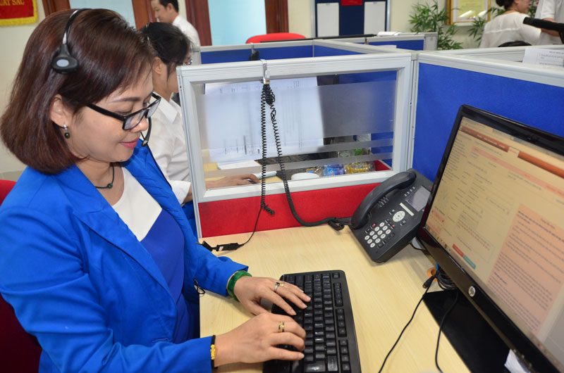 Tăng cường điện thoại viên để tiếp nhận, giải quyết kiến nghị của khách hàng