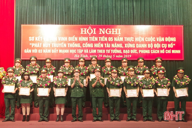 Hà Tĩnh Vinh danh điển hình học và làm theo gương Bác trong lực lượng vũ trang