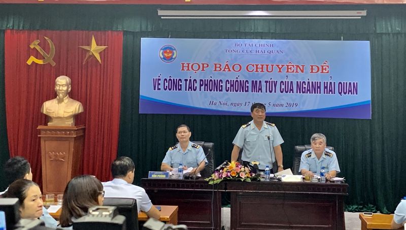 Tích cực đấu tranh chống mua bán, vận chuyển trái phép các chất ma túy