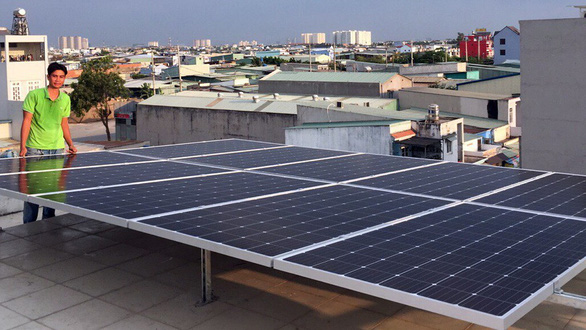 Dân TP HCM nhận tiền bán điện mặt trời từ ngành điện