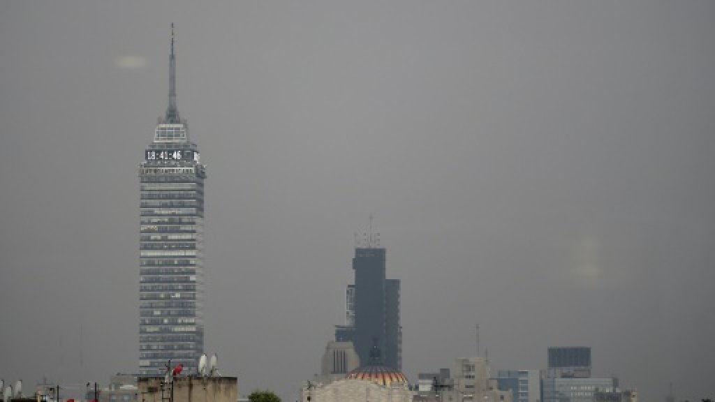 Học sinh ở thủ đô Mexico phải nghỉ học do ô nhiễm không khí