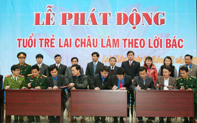 Nhân rộng các điển hình tiên tiến trong học và làm theo Bác