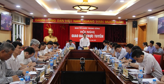 Bố trí bí thư cấp ủy cấp tỉnh, cấp huyện không là người địa phương ở những nơi đủ điều kiện