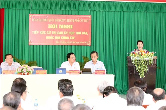 Chủ tịch Quốc hội tiếp xúc cử tri tại huyện Phong Điền, Cần Thơ