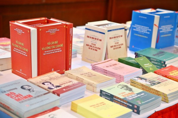 Phát huy hiệu quả sách lý luận chính trị trong ngành Tài chính