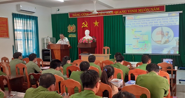 Tuyên truyền biển, đảo tới cán bộ, đảng viên Công an tỉnh Bình Thuận