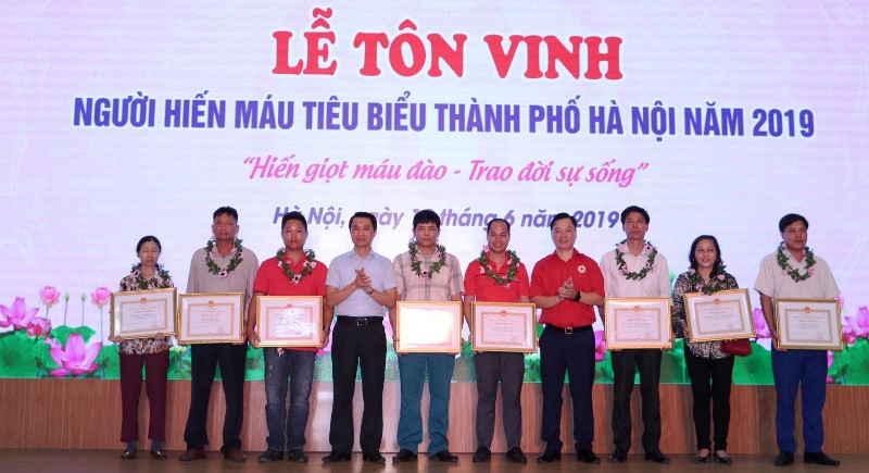 Tôn vinh Người hiến máu tiêu biểu Thủ đô 2019