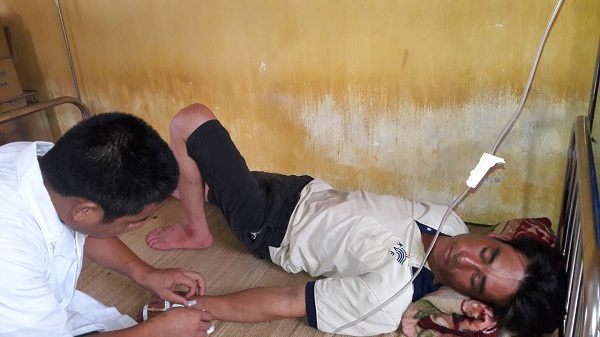 Kịp thời cấp cứu ngư dân bị ngộ độc thực phẩm